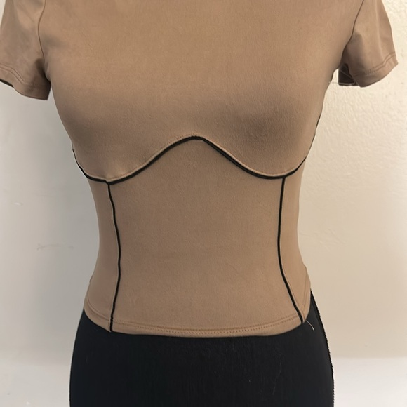 🤎Fitted Tee🤎 - Picture 2 of 6